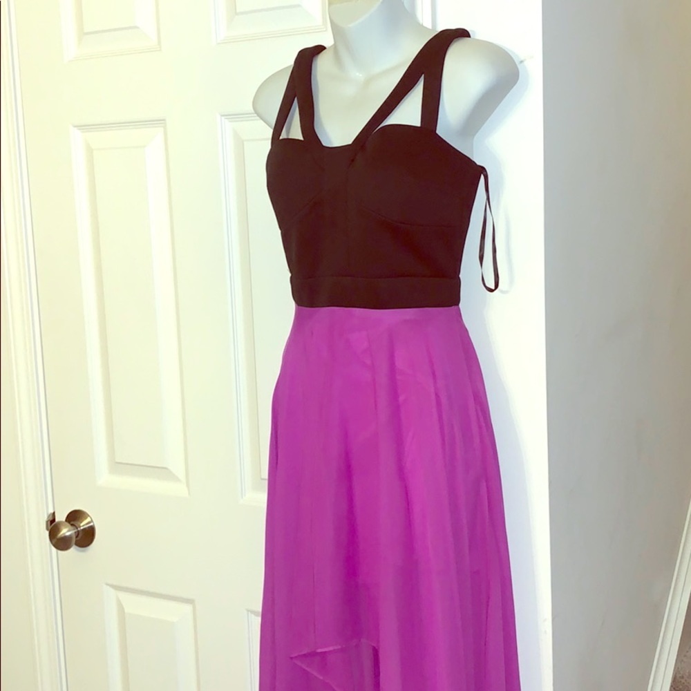 ❤️‍🔥2/$15 🖤Sexy high low dress💜